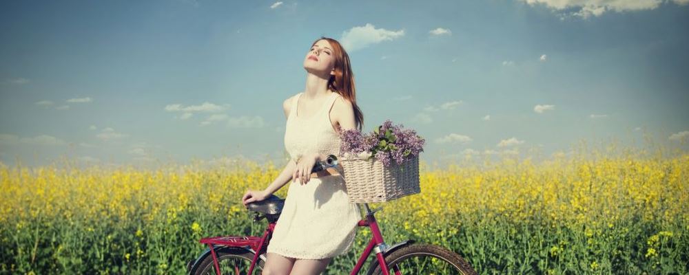 老年人佩戴老花镜 谨防四个误区